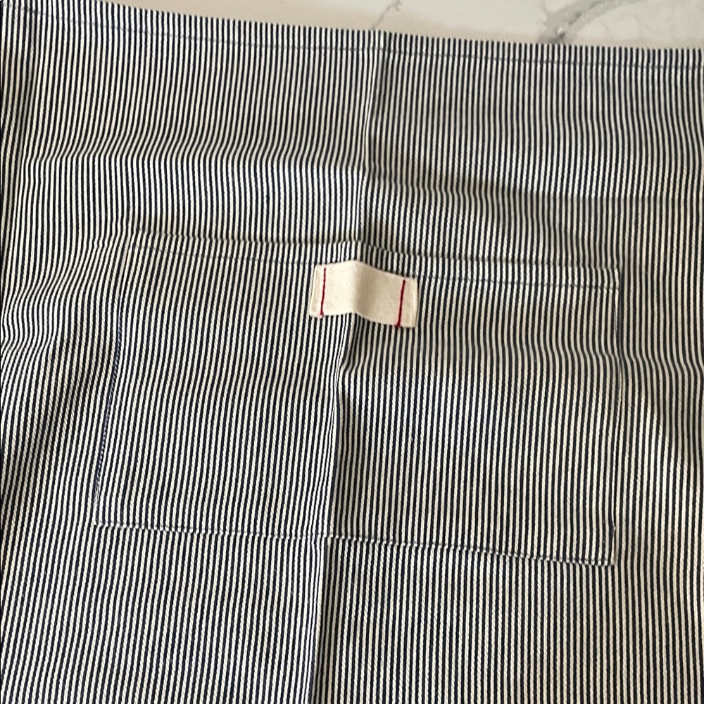 Silos Baking Co Rolling Pin and Apron Set - Picture 7 of 9